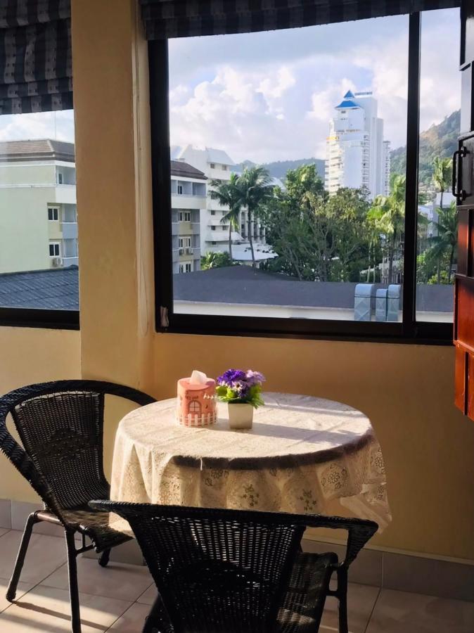 Happy Holidays Hotel Patong Luaran gambar