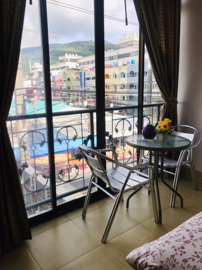 Happy Holidays Hotel Patong Luaran gambar