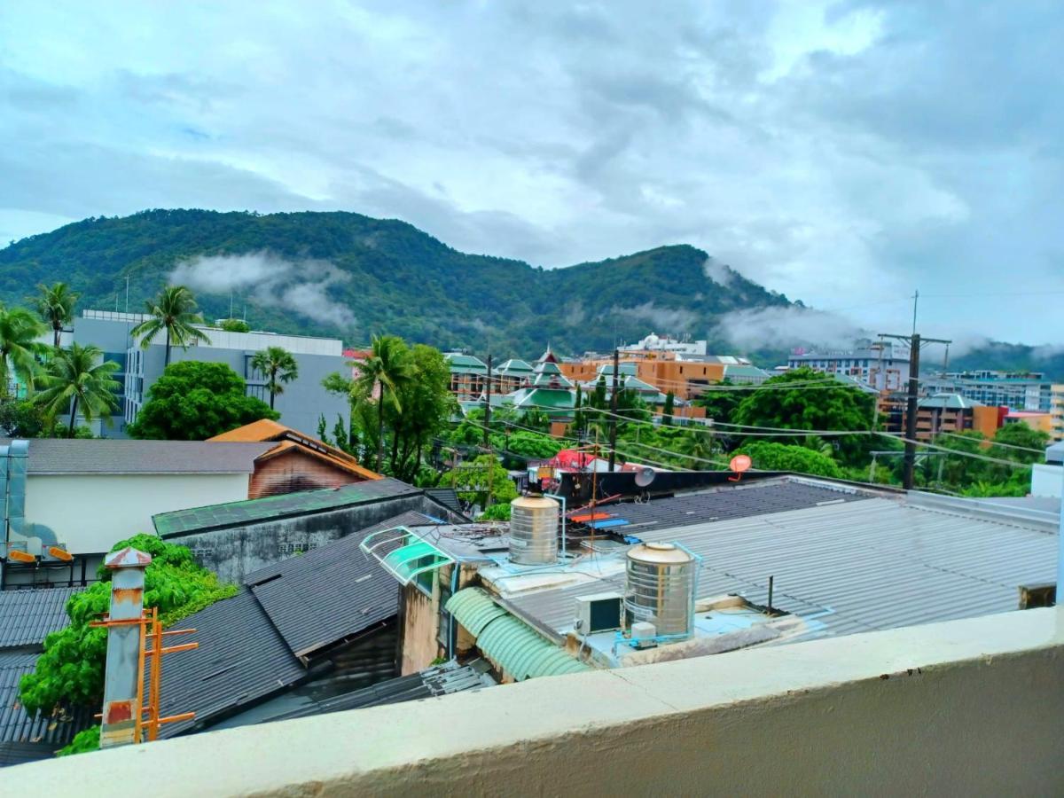 Happy Holidays Hotel Patong Luaran gambar