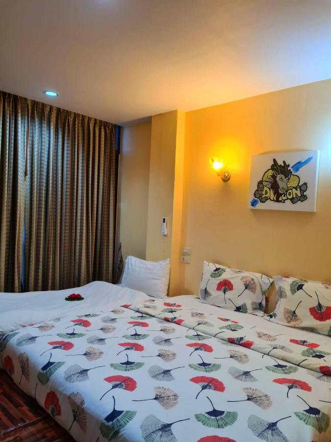 Happy Holidays Hotel Patong Luaran gambar