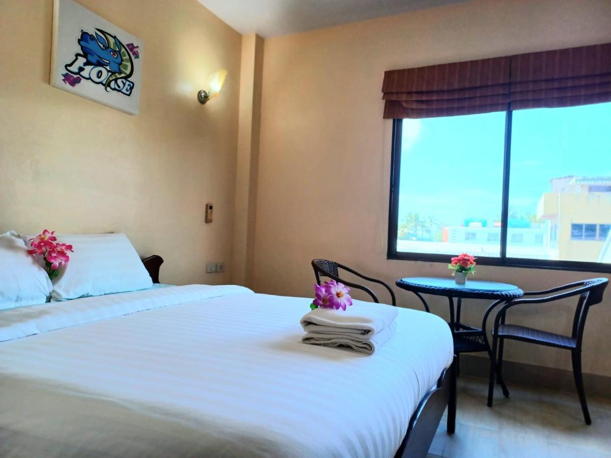Happy Holidays Hotel Patong Luaran gambar