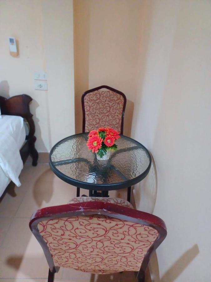 Happy Holidays Hotel Patong Luaran gambar