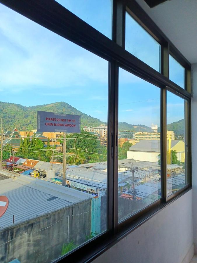 Happy Holidays Hotel Patong Luaran gambar