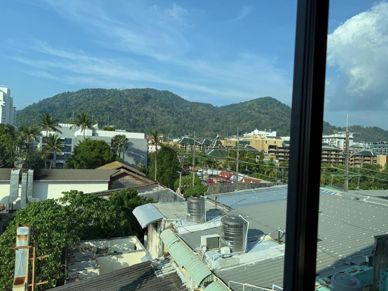 Happy Holidays Hotel Patong Luaran gambar